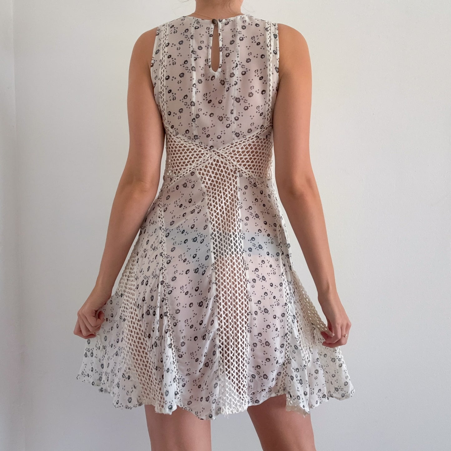 Y2K White Floral Flowy Viscose Dress / SZ 4