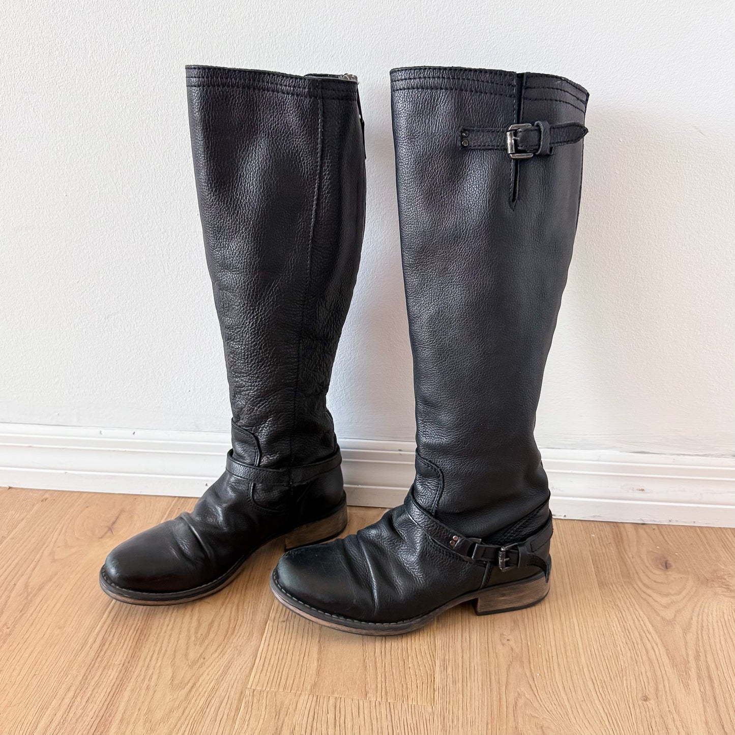 Y2K Steve Madden Black Leather Buckle Boots / SZ 9.5