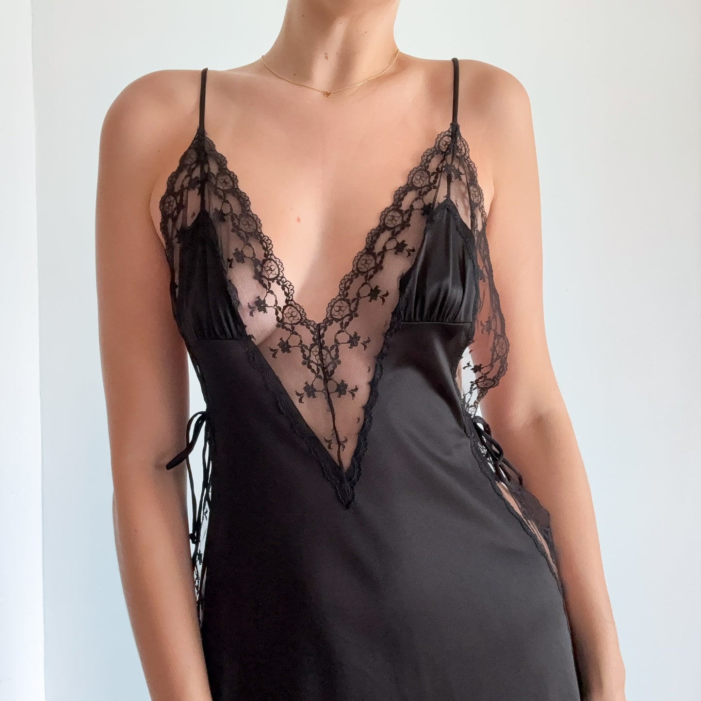 80's Black Lace Slit Nightgown / SZ S-M