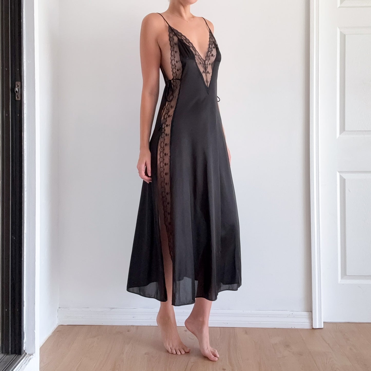 80's Black Lace Slit Nightgown / SZ S-M