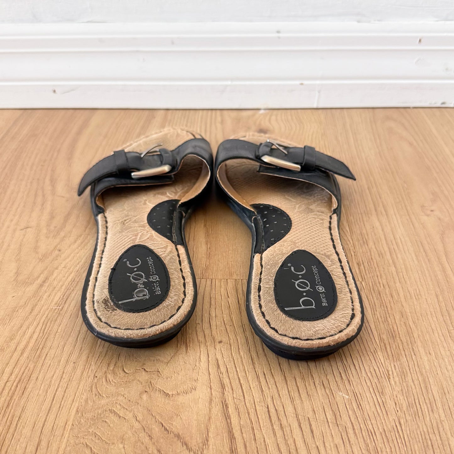 Y2K Black Leather Buckle Slides / SZ 8