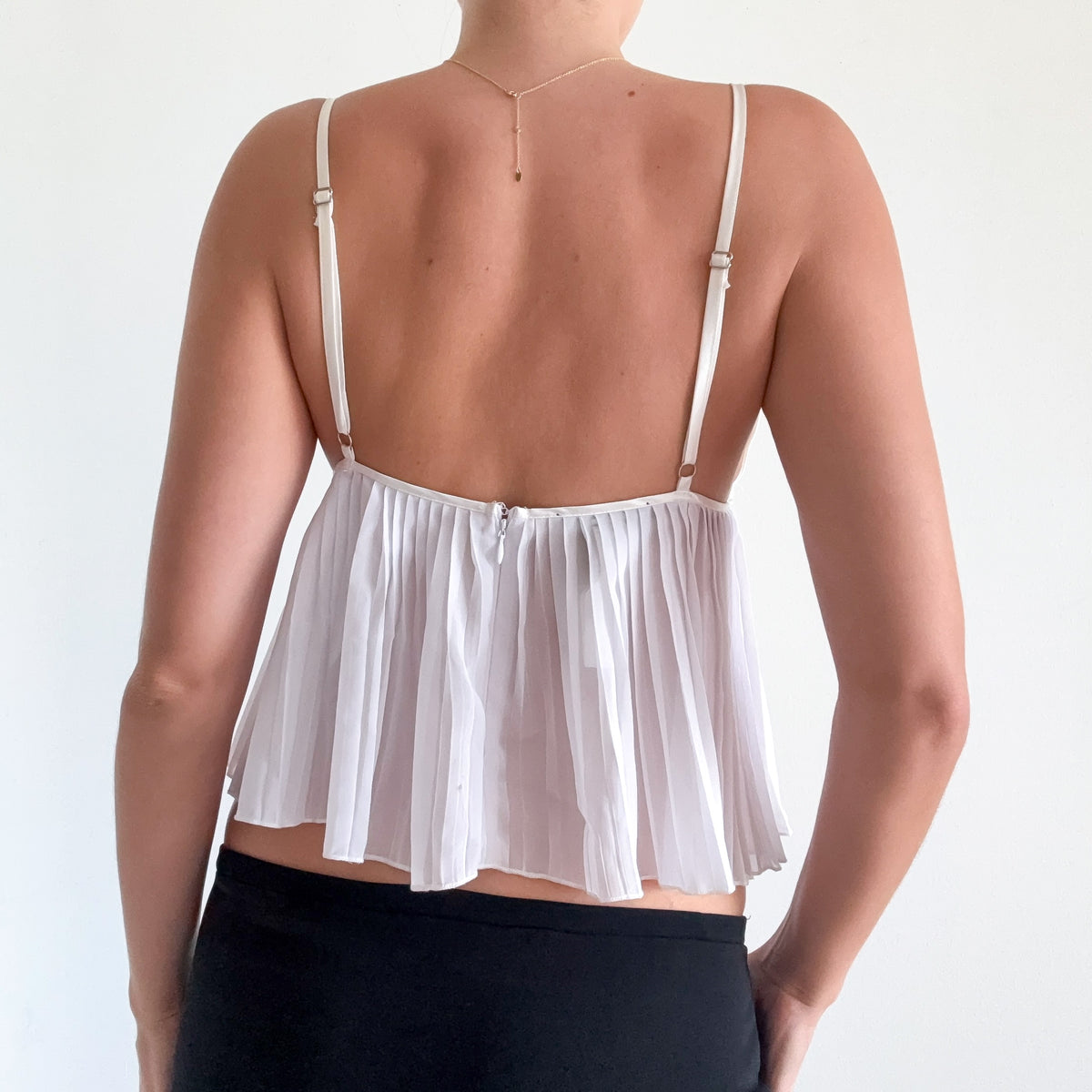 White & Black Pleated Bow Top / SZ M