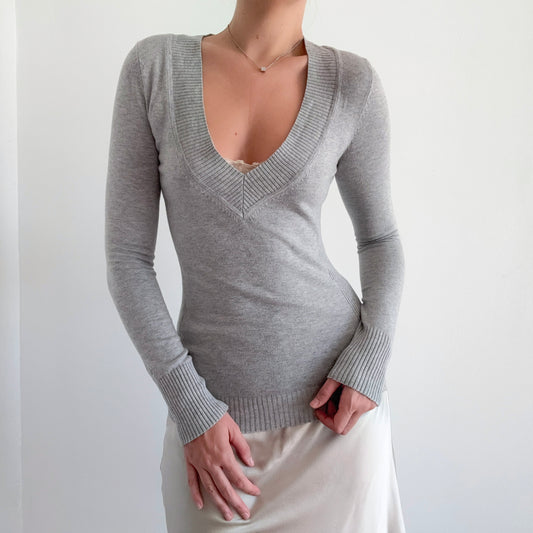 Y2K Grey Knit V-Neck Long Sleeve / SZ M