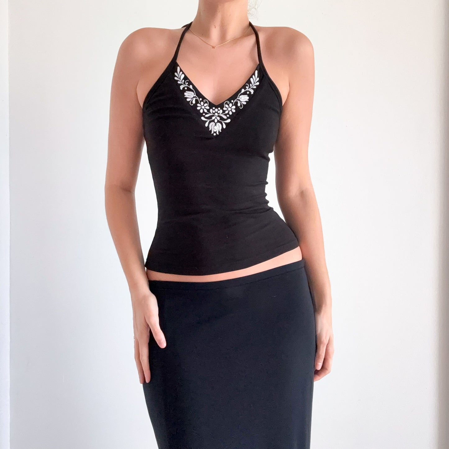 Y2K Black & White Embroidered Halter Top / SZ XS-S
