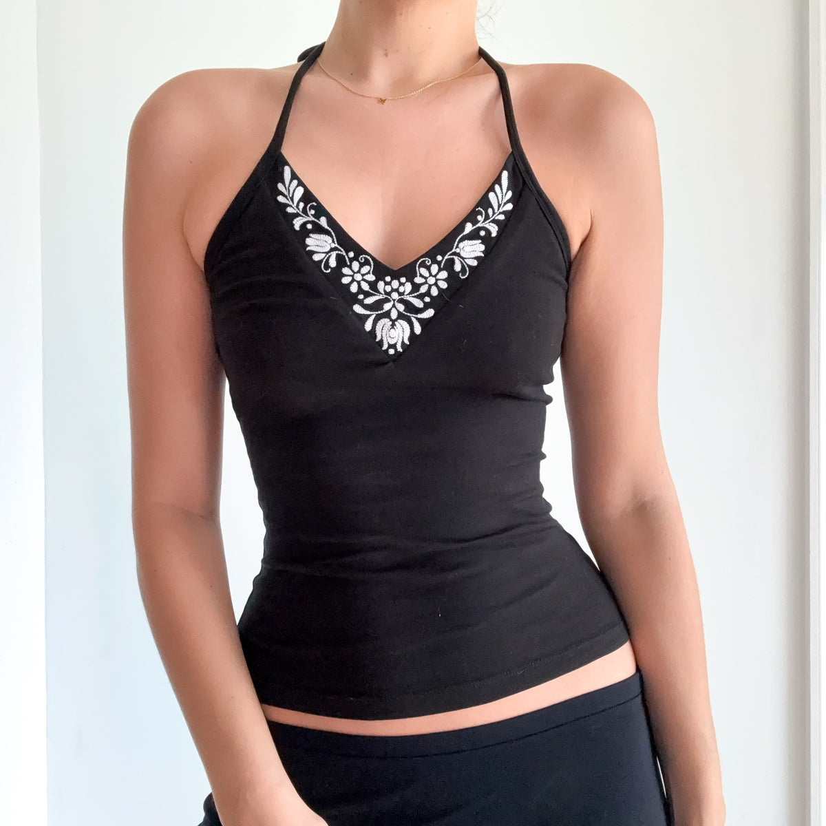 Y2K Black & White Embroidered Halter Top / SZ XS-S