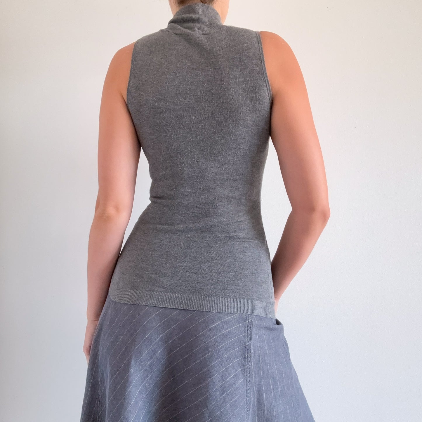 2010's Guess Grey Knit Sequin Mock Neck / SZ S