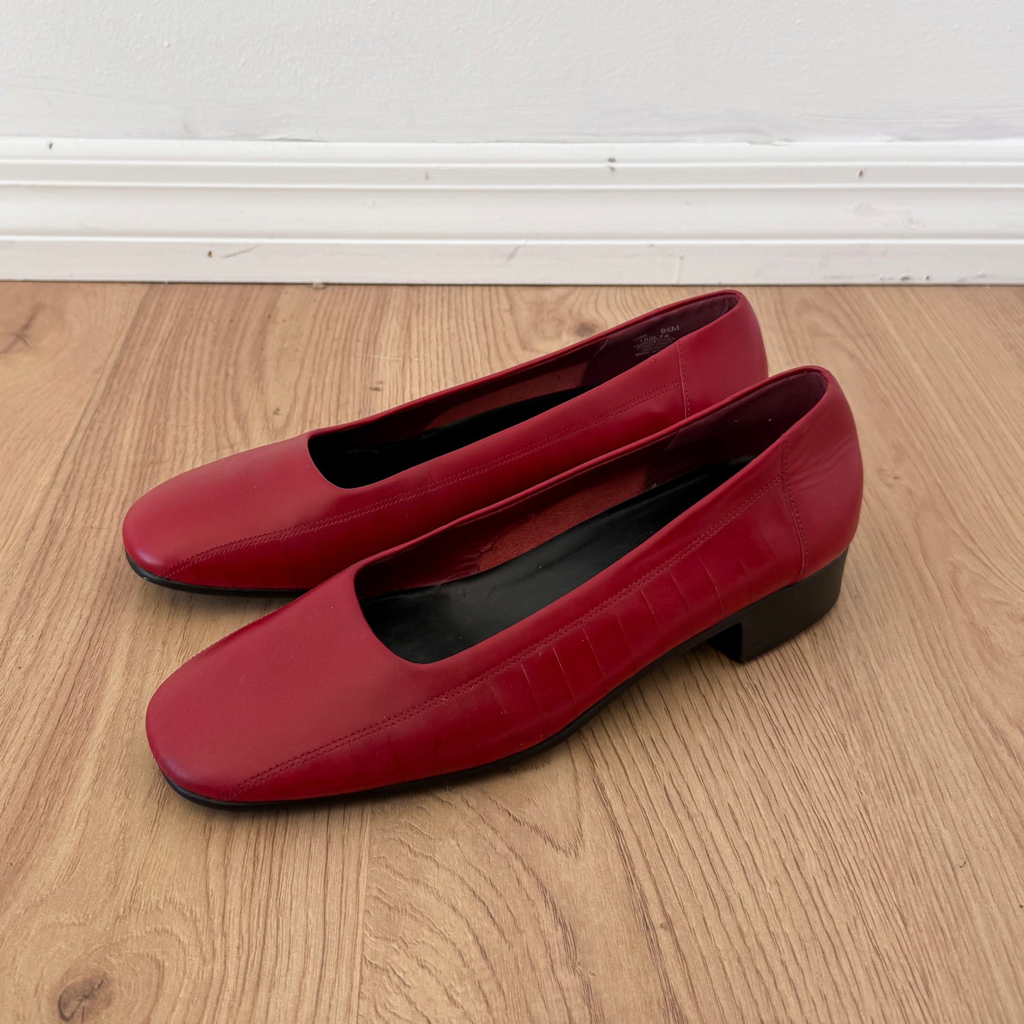 2010's Red Leather Ballet Flats / SZ 9