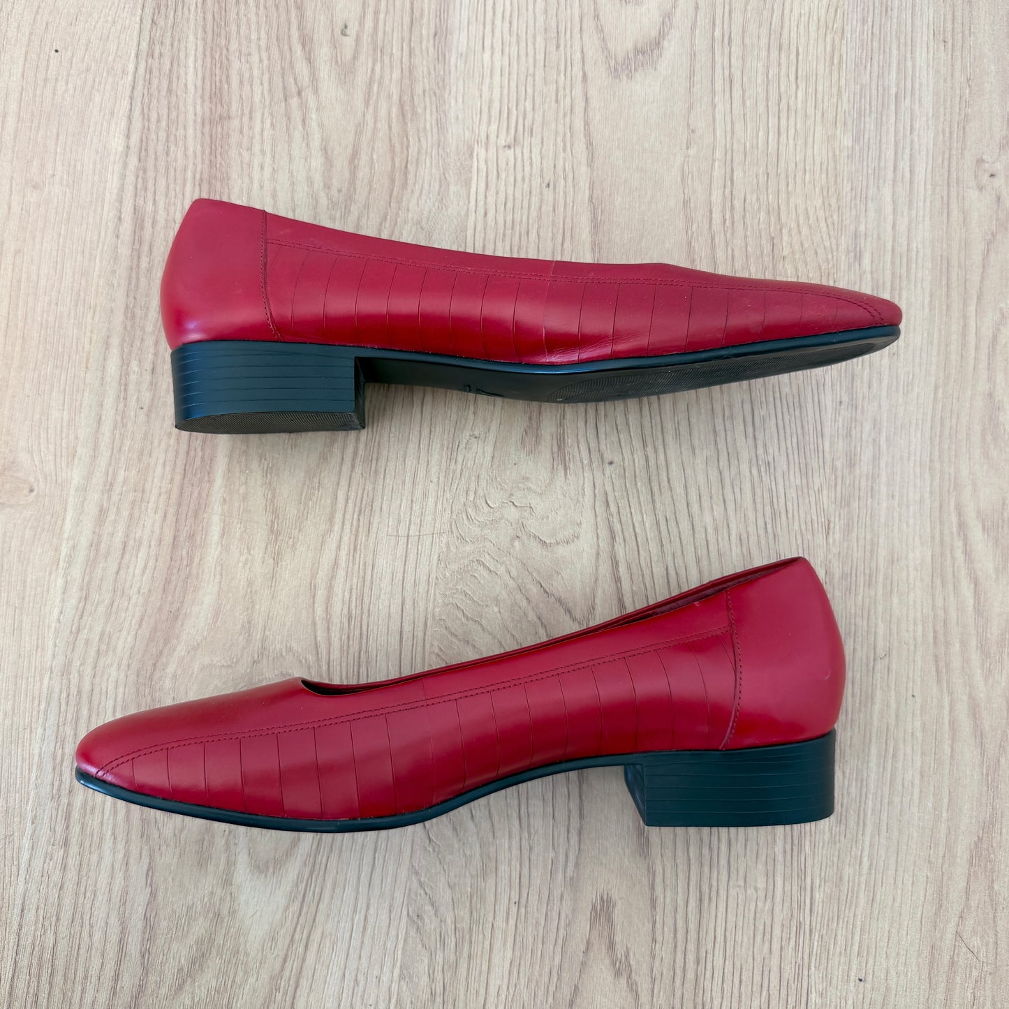 2010's Red Leather Ballet Flats / SZ 9