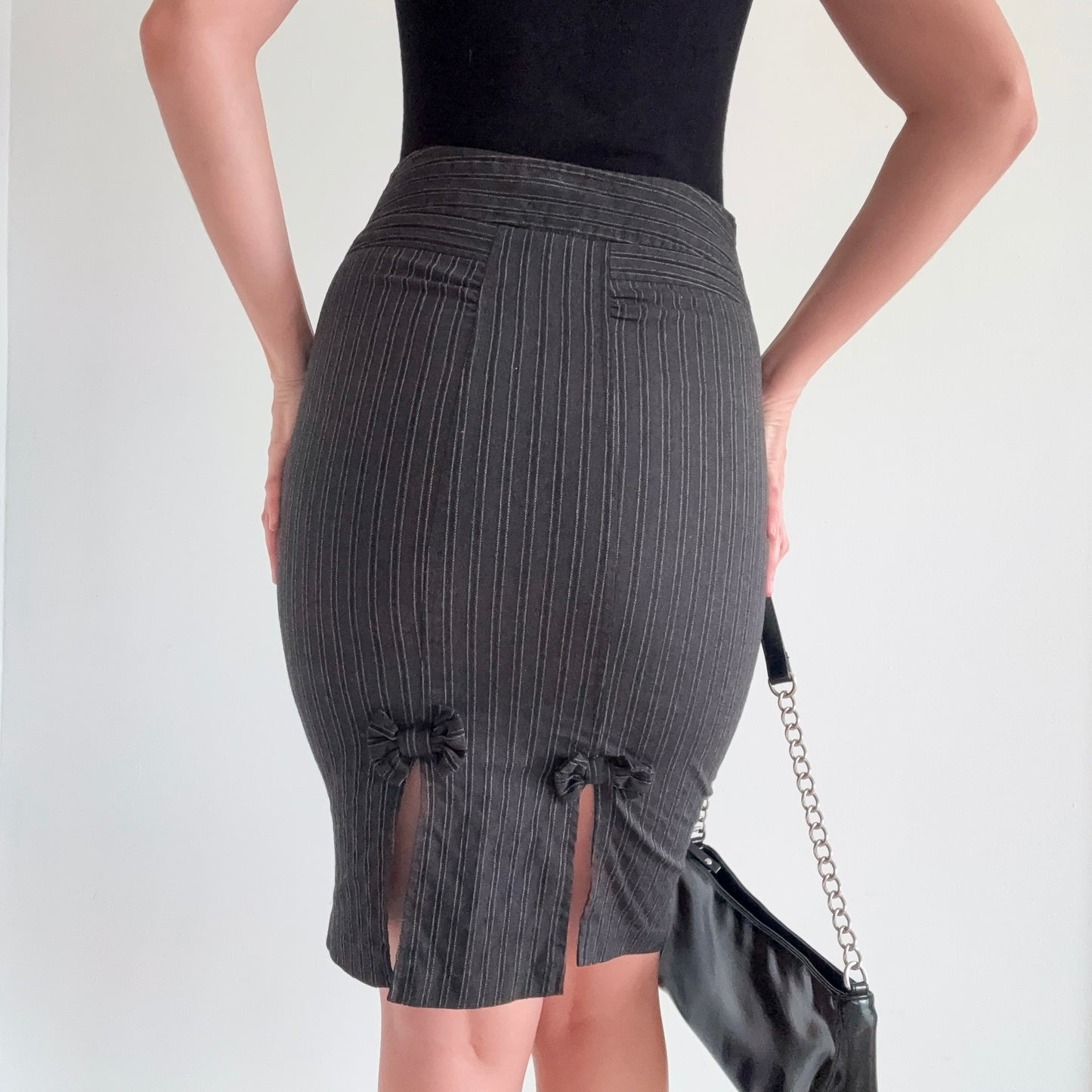 Y2K Candie's Grey Pinstripe Bow Pencil Skirt / SZ S