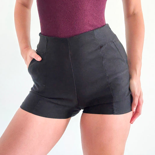 2010's Black Hot Shorts / SZ M