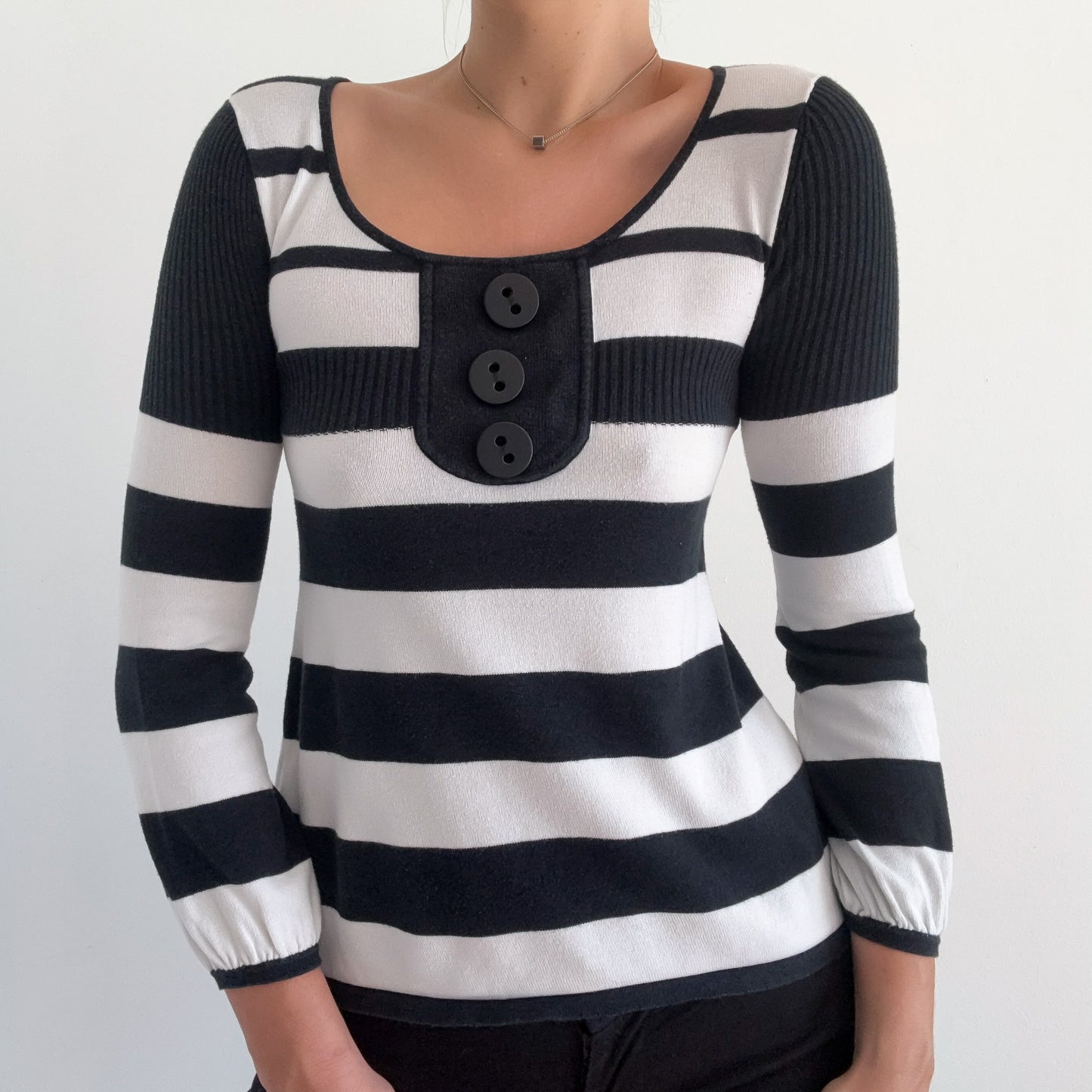Y2K Black & White Striped Knit Top / SZ XS-S