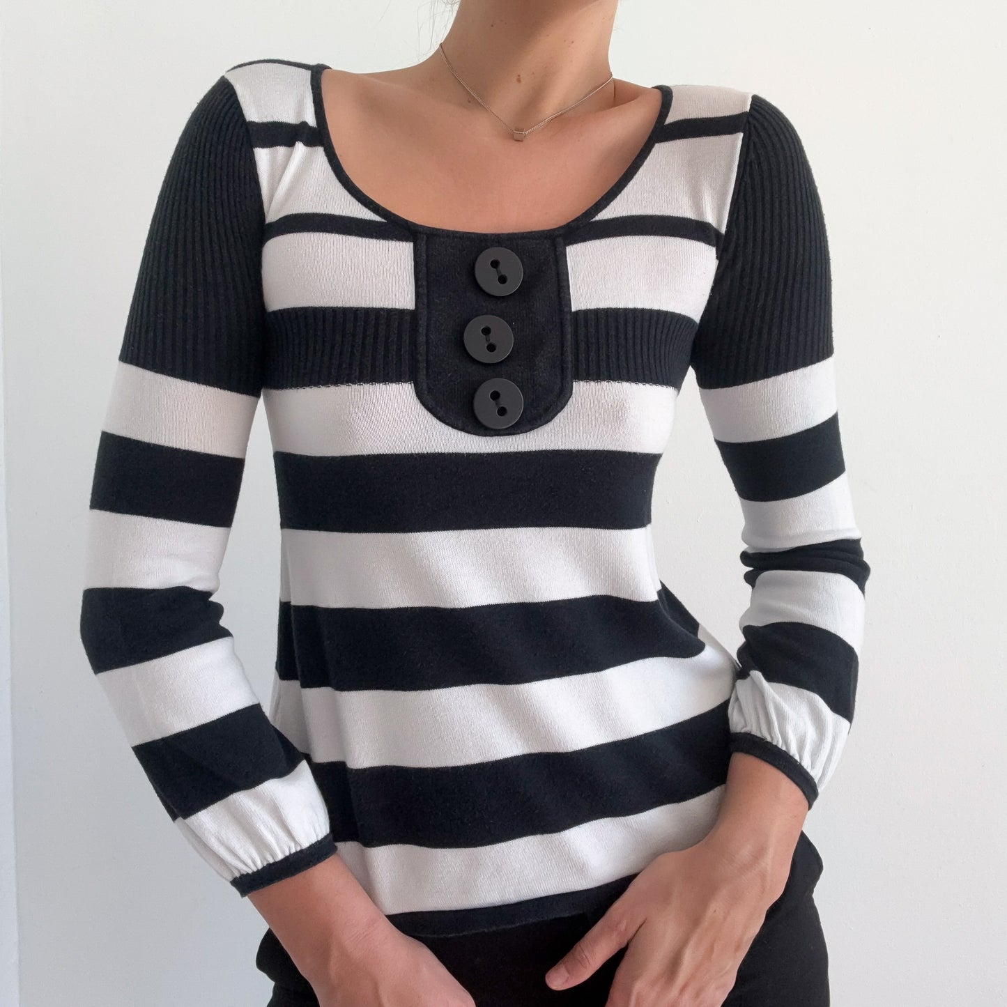 Y2K Black & White Striped Knit Top / SZ XS-S