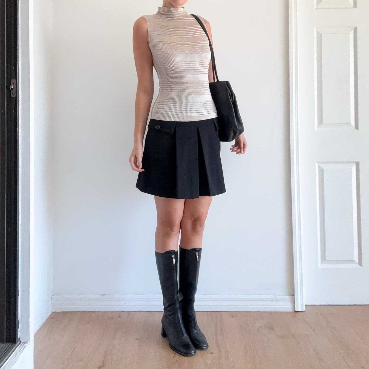 Y2K Diane vonFurstenberg Black Pleated Skirt / SZ 2-4