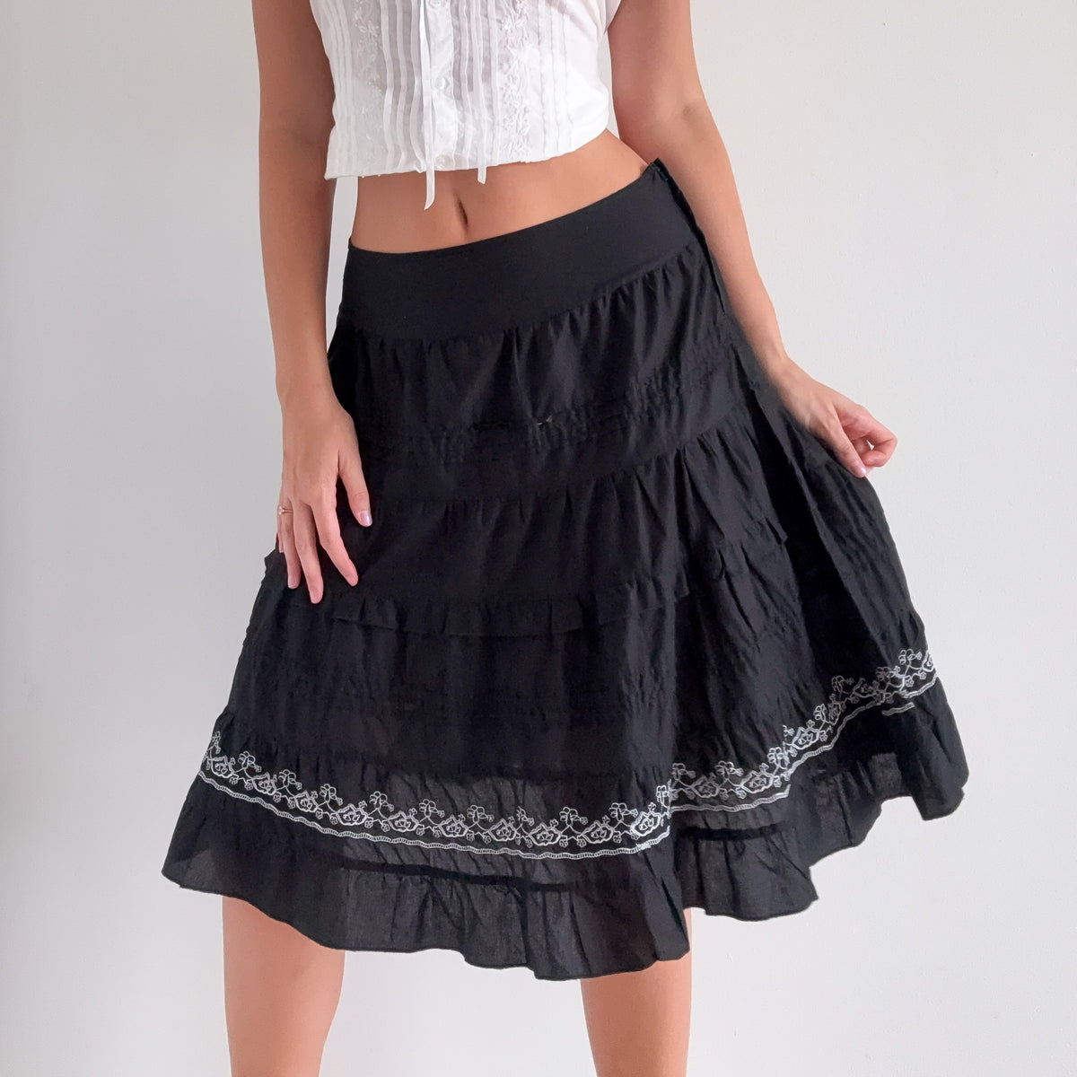 Y2K Black & White Embroidered Cotton Midi Skirt / SZ S/M