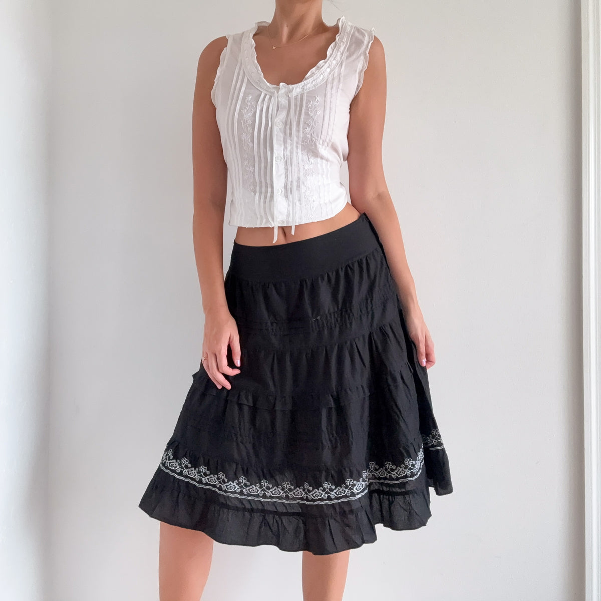 Y2K Black & White Embroidered Cotton Midi Skirt / SZ S/M