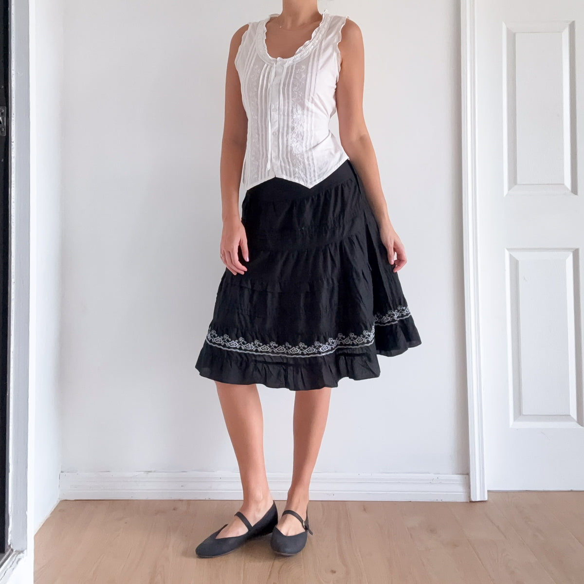 Y2K Black & White Embroidered Cotton Midi Skirt / SZ S/M