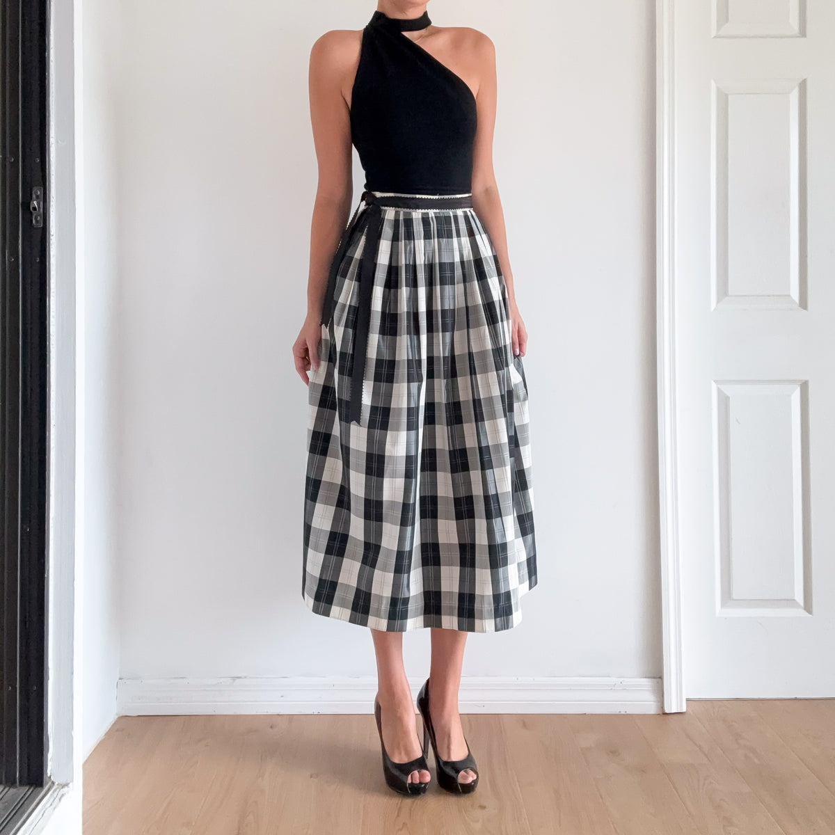 70's Black & White Plaid Taffeta Maxi Skirt / SZ 4