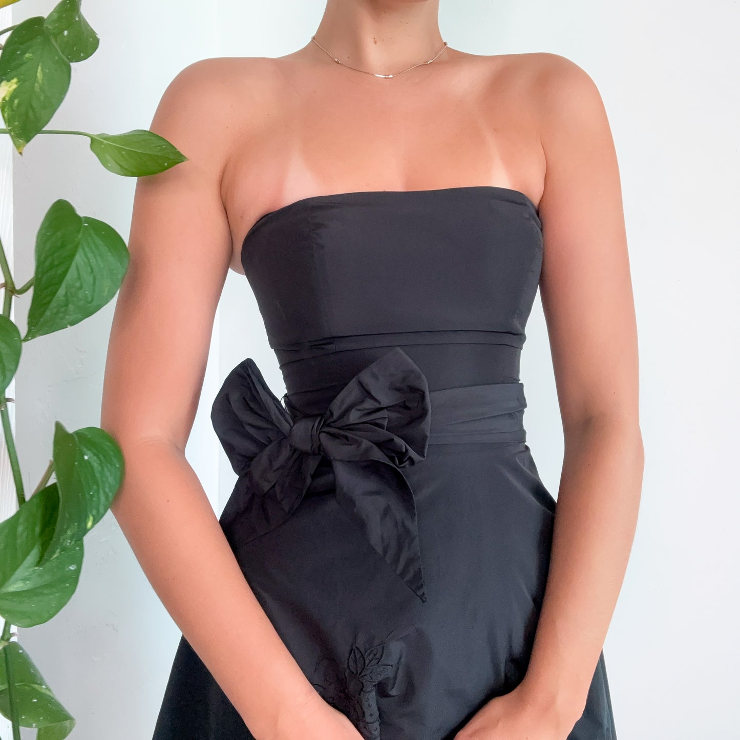 Y2K BCBGMaxAzria Black Taffeta Cocktail Dress / SZ 2