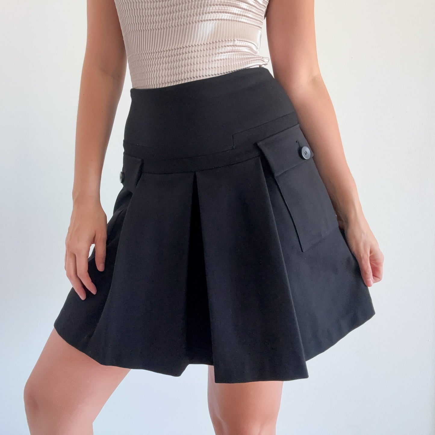 Y2K Diane vonFurstenberg Black Pleated Skirt / SZ 2-4