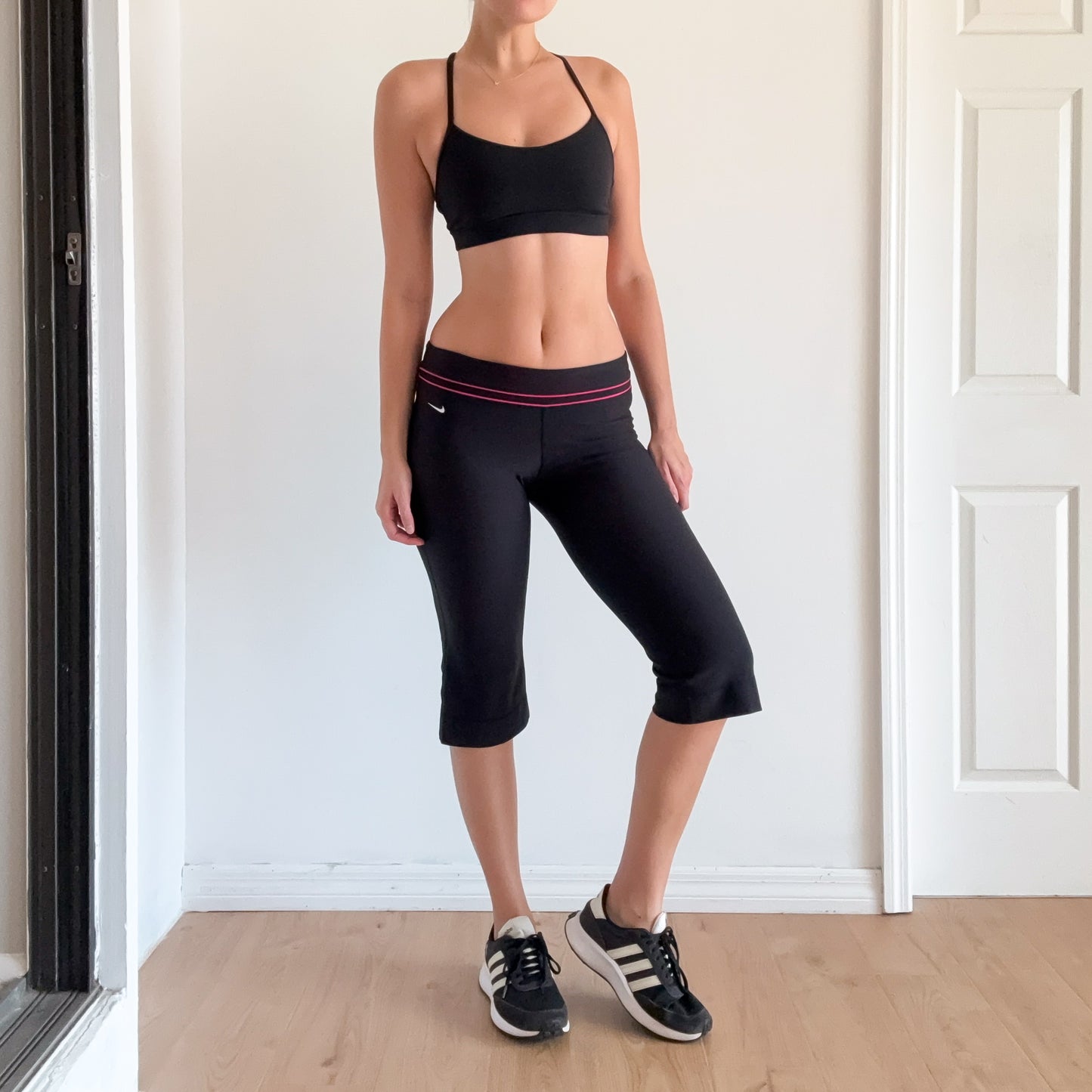 Y2K Black & Hot Pink Capri Leggings / SZ S
