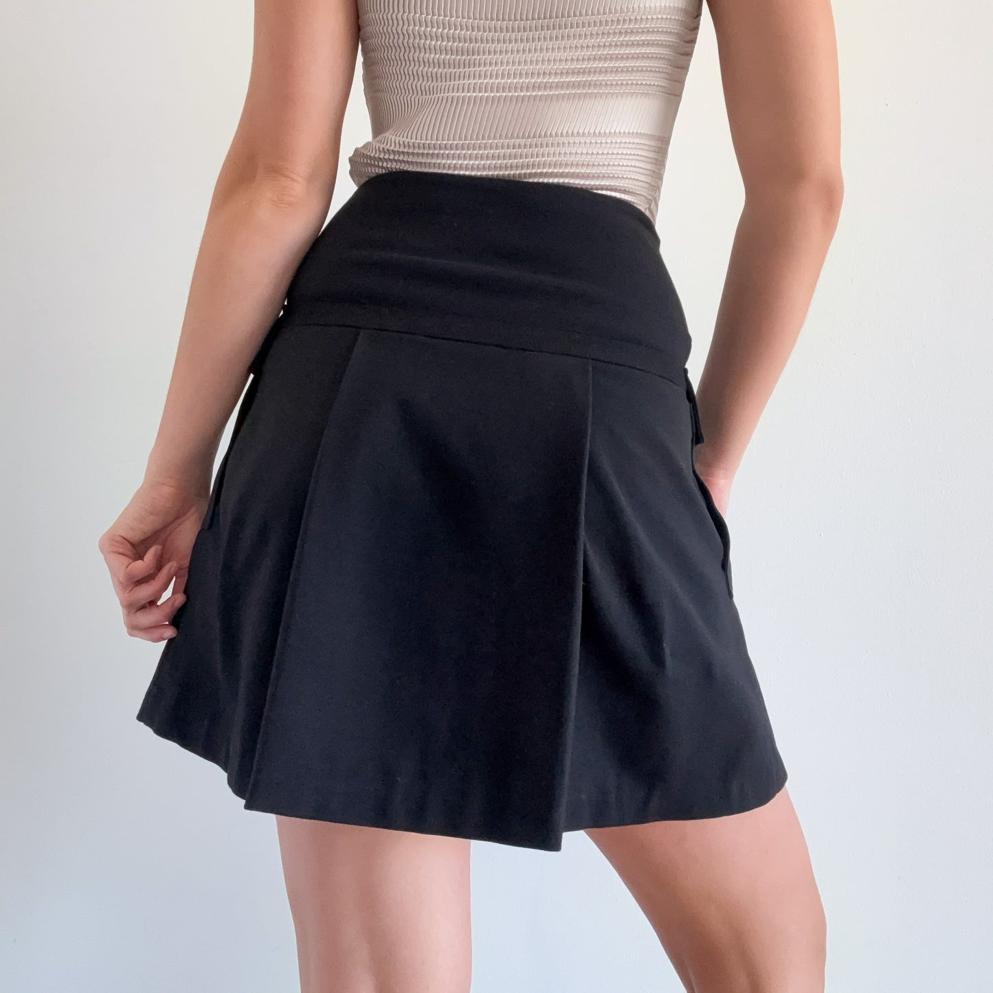 Y2K Diane vonFurstenberg Black Pleated Skirt / SZ 2-4