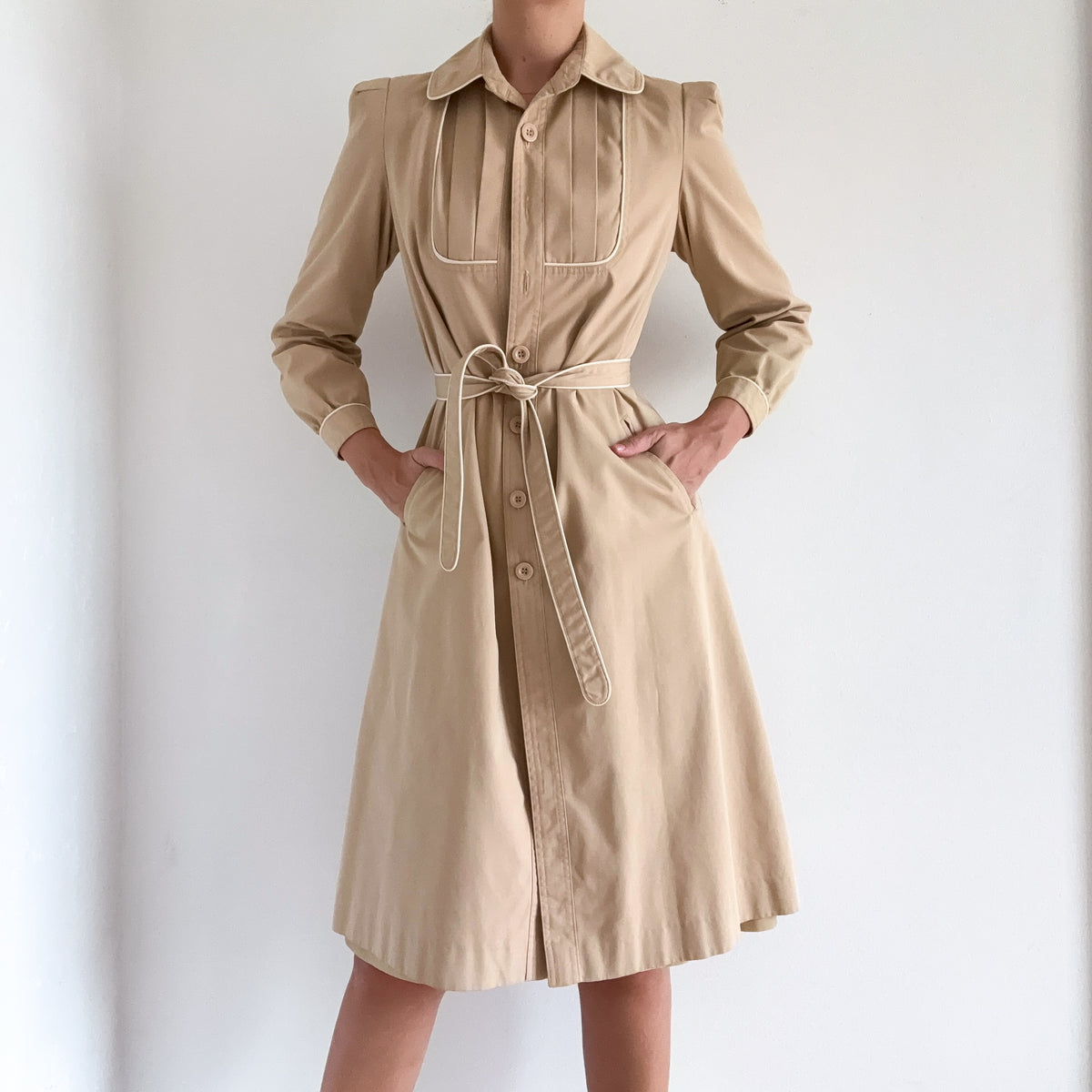 70's Tan & White Trench Coat / SZ S
