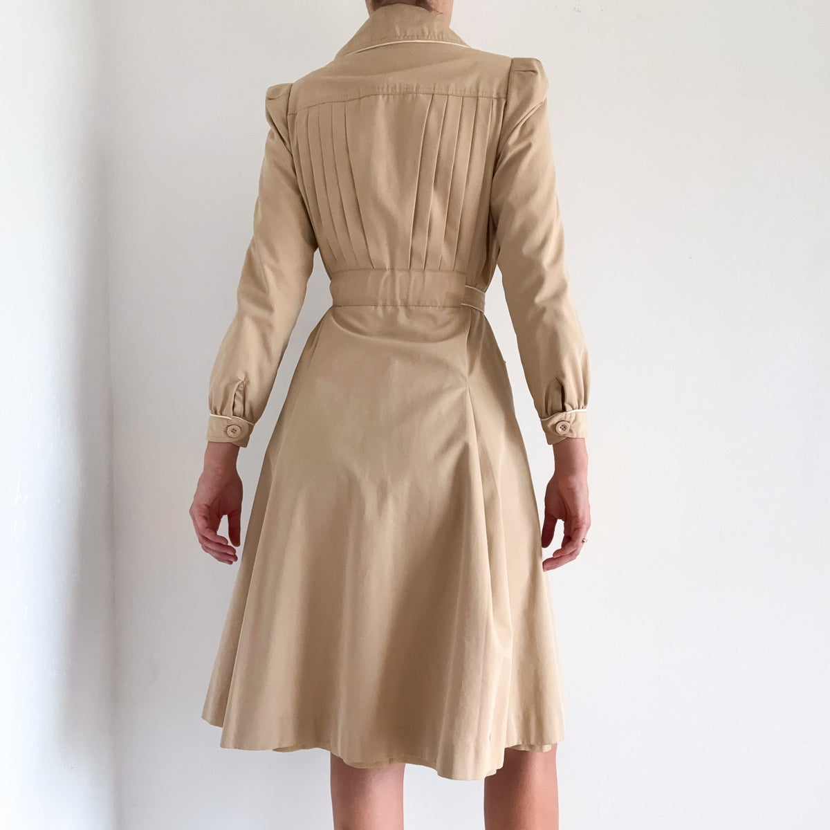 70's Tan & White Trench Coat / SZ S