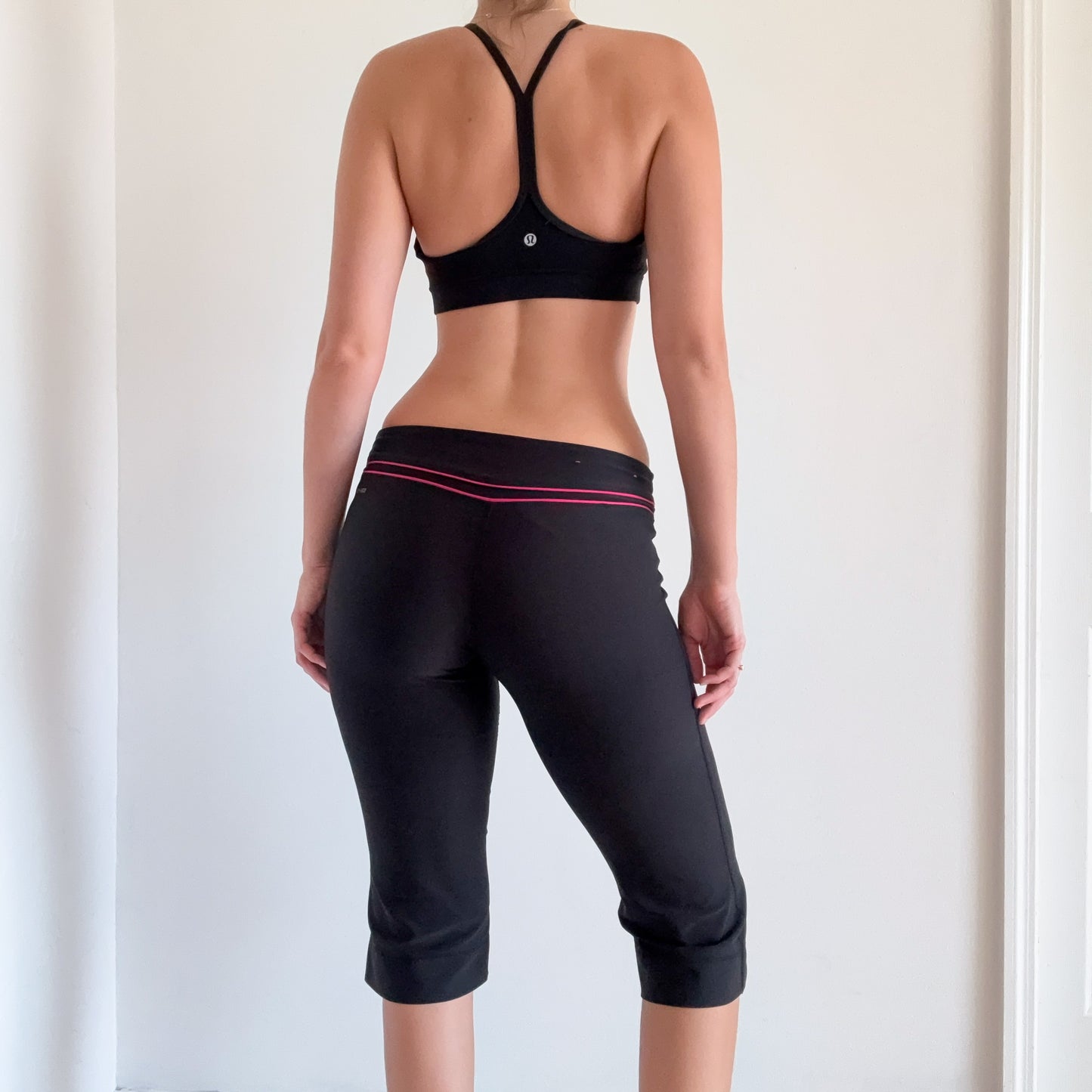 Y2K Black & Hot Pink Capri Leggings / SZ S