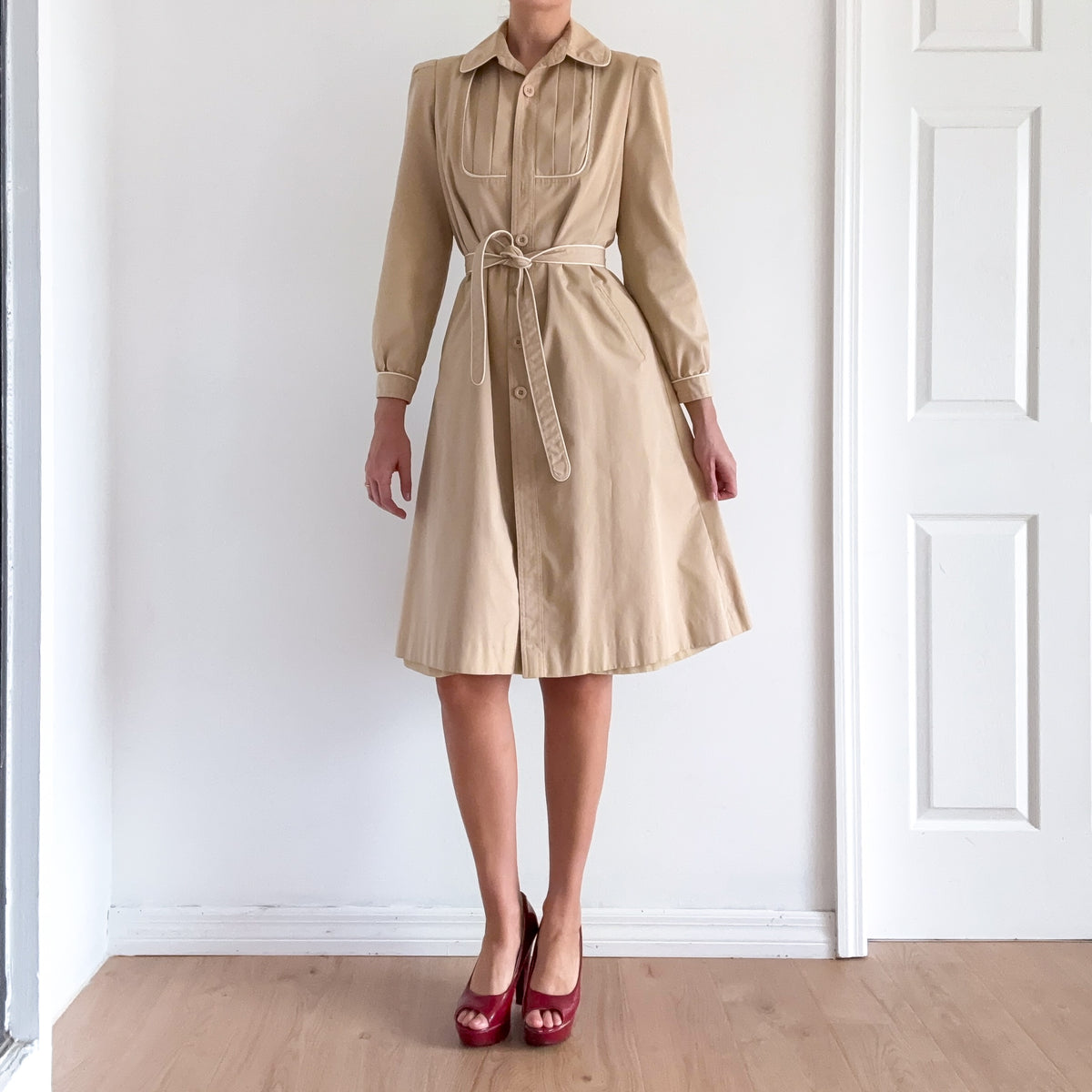 70's Tan & White Trench Coat / SZ S