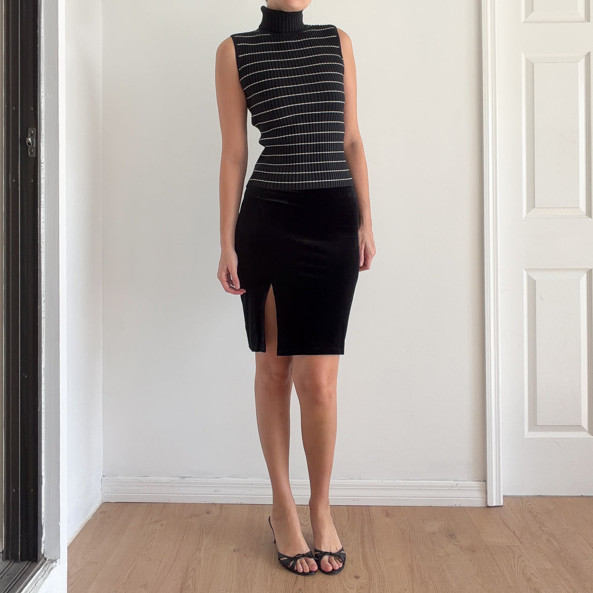 Y2K Black Velvet Slit Skirt / SZ S