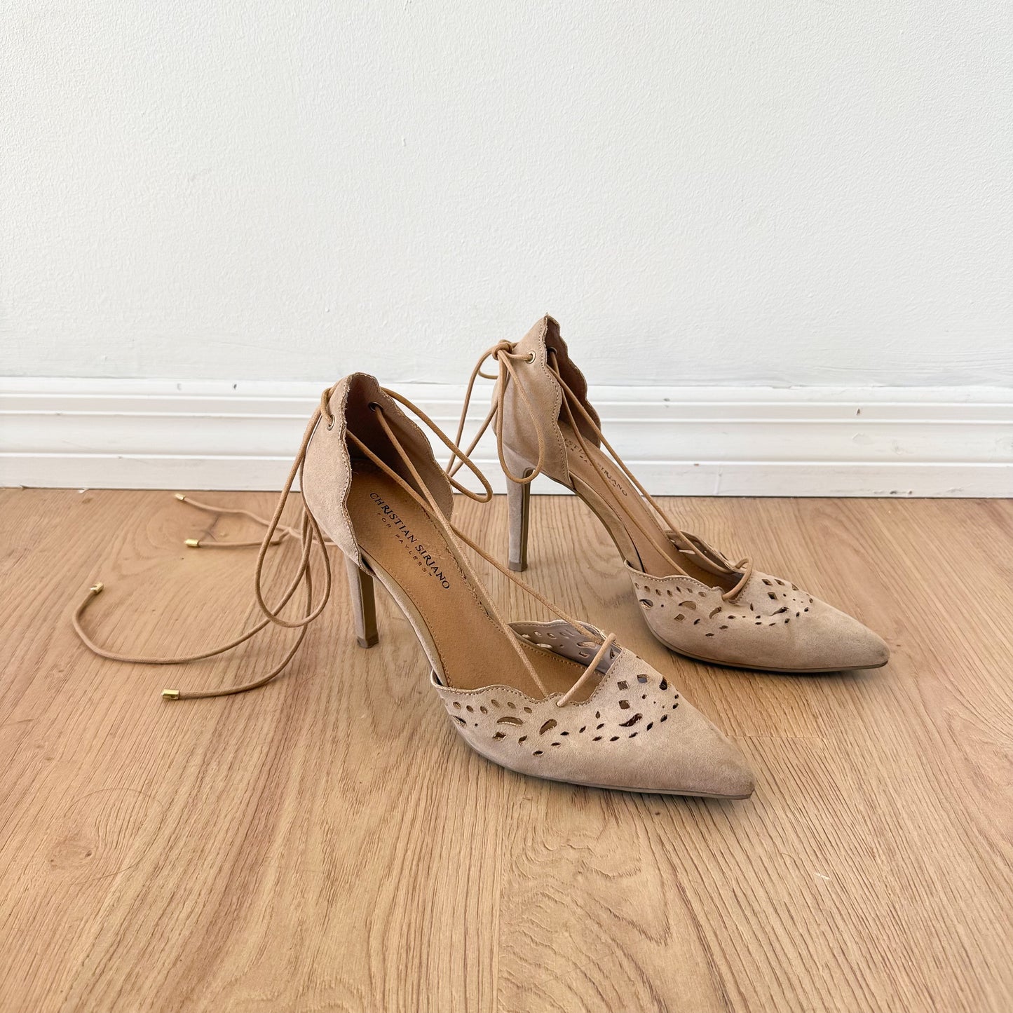 Y2K Tan Cutout Lace Up Pointed Toe Heels / SZ 9