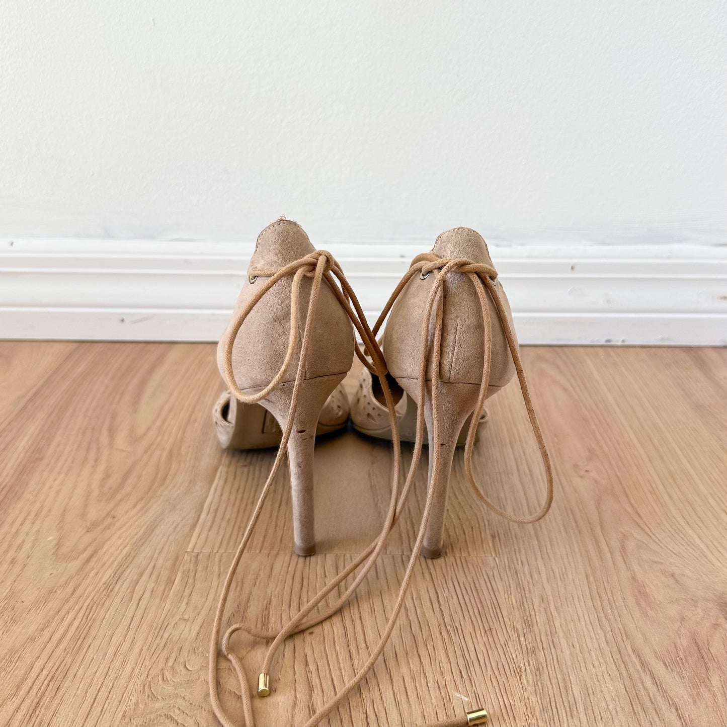 Y2K Tan Cutout Lace Up Pointed Toe Heels / SZ 9