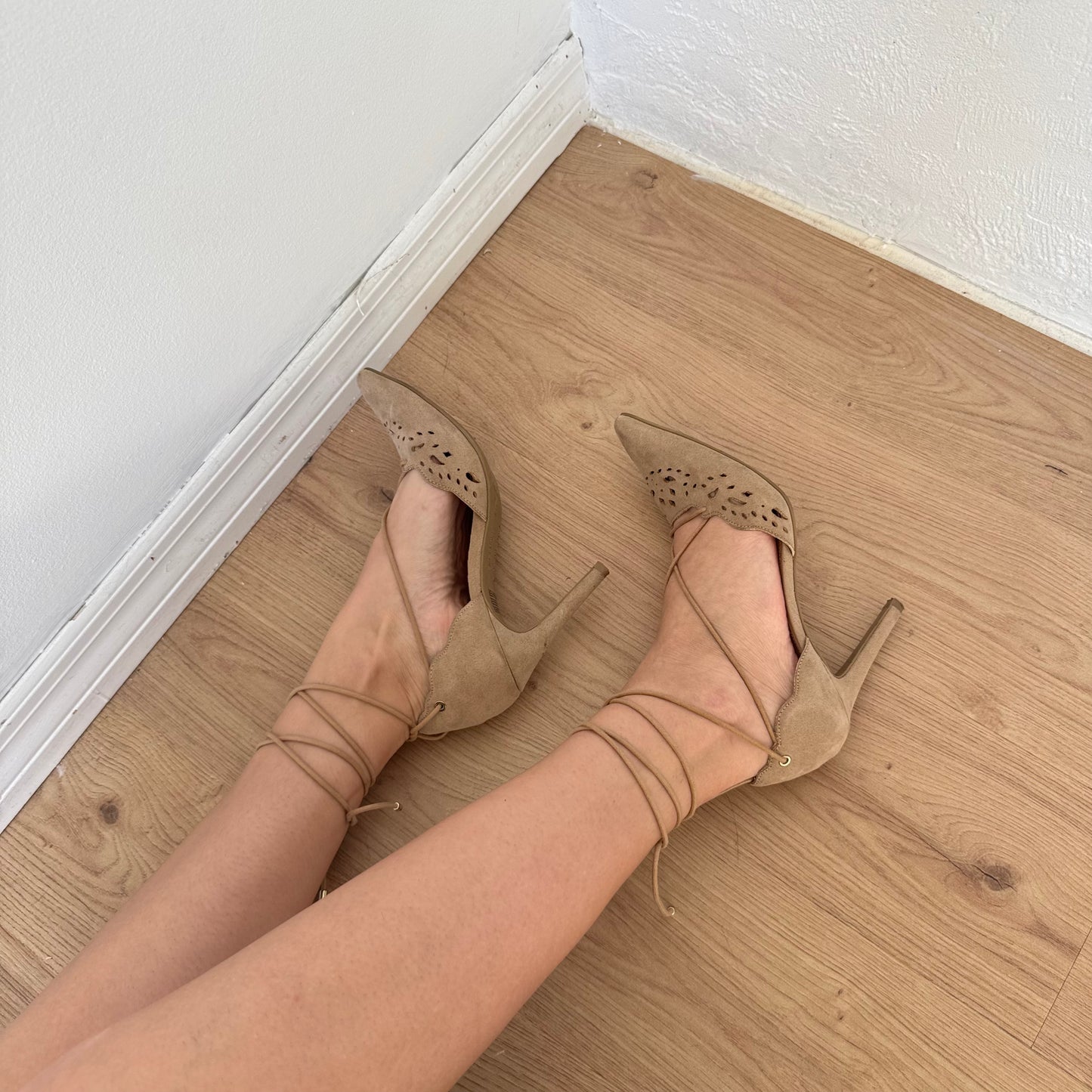 Y2K Tan Cutout Lace Up Pointed Toe Heels / SZ 9