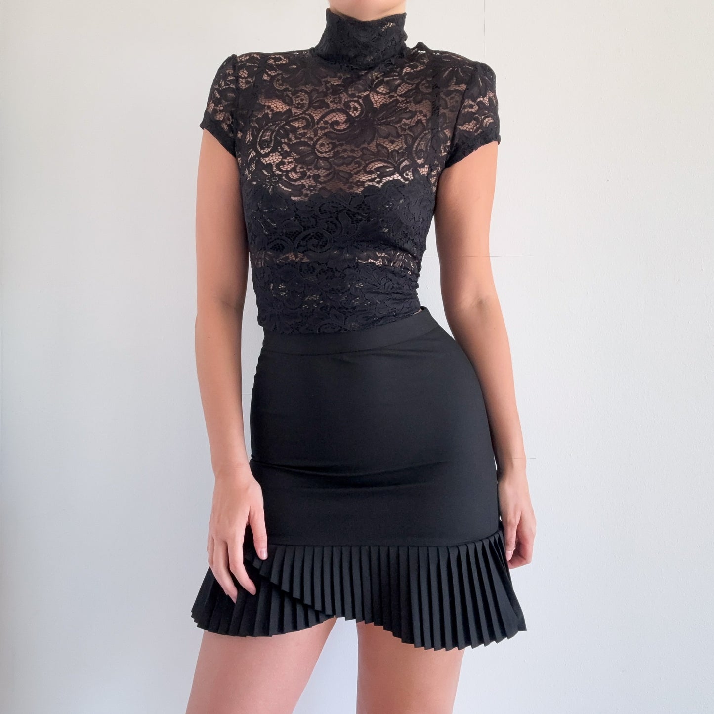 Y2K Black Pleated Pencil Skirt / SZ 2-4