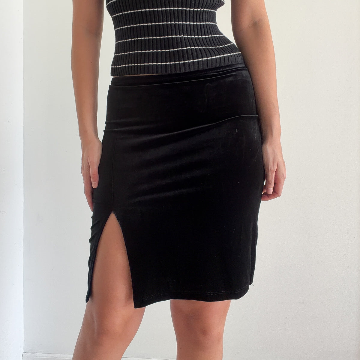 Y2K Black Velvet Slit Skirt / SZ S