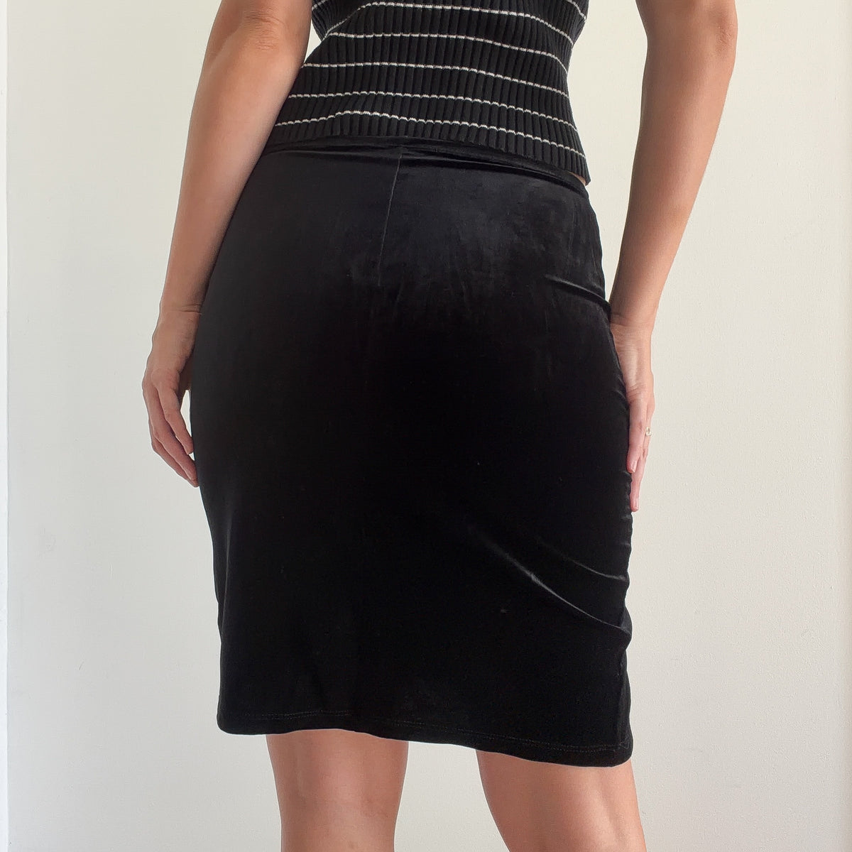 Y2K Black Velvet Slit Skirt / SZ S