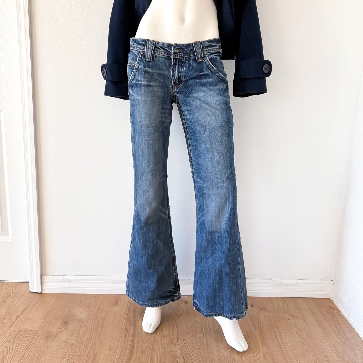 Y2K Medium Wash Denim Flare Jeans / SZ 6