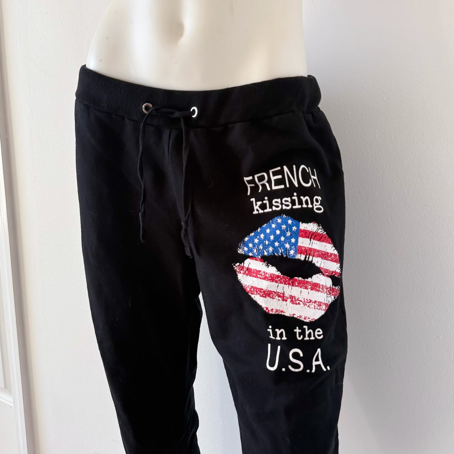 Y2K Black "French Kissing" Capri Sweatpants / SZ M-L