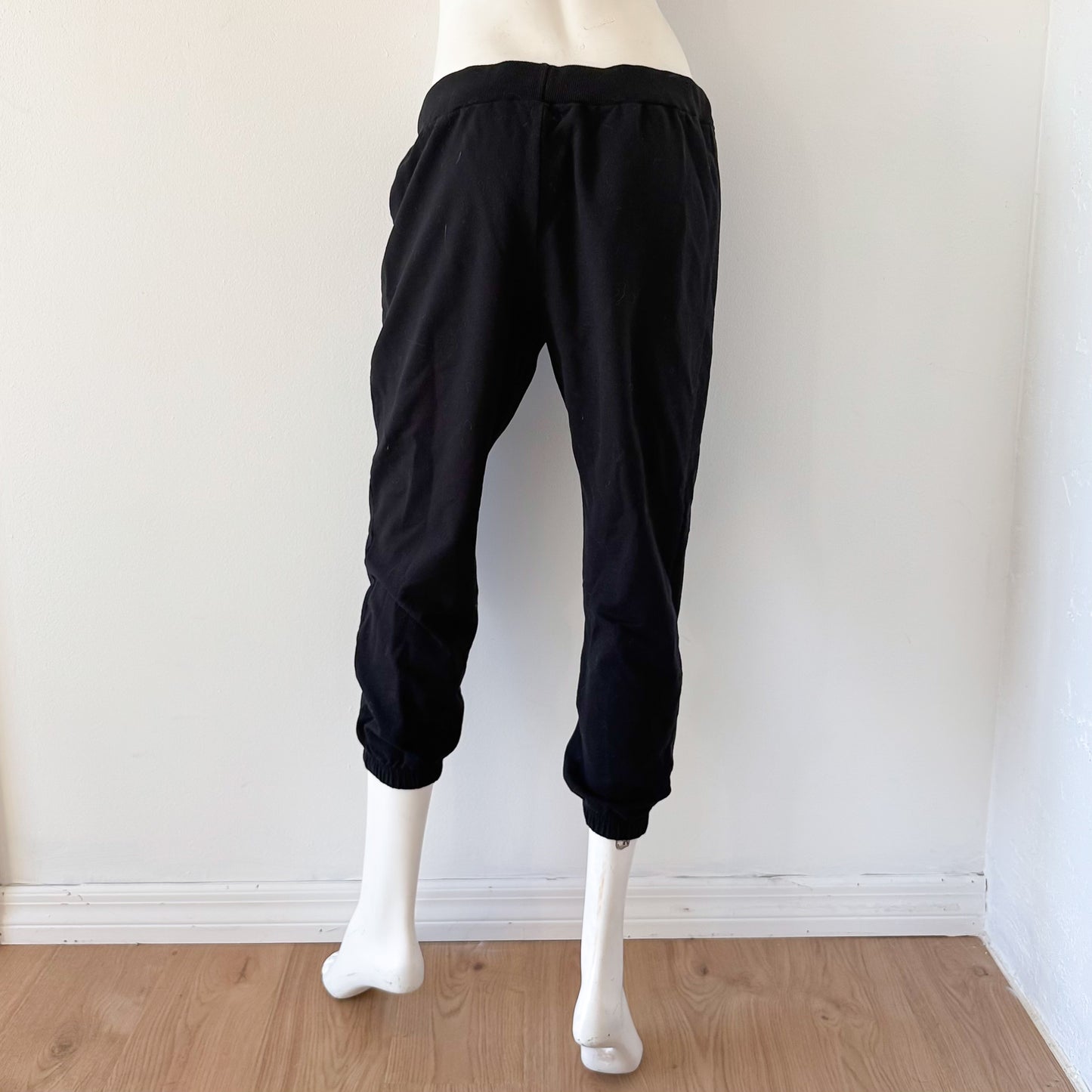 Y2K Black "French Kissing" Capri Sweatpants / SZ M-L