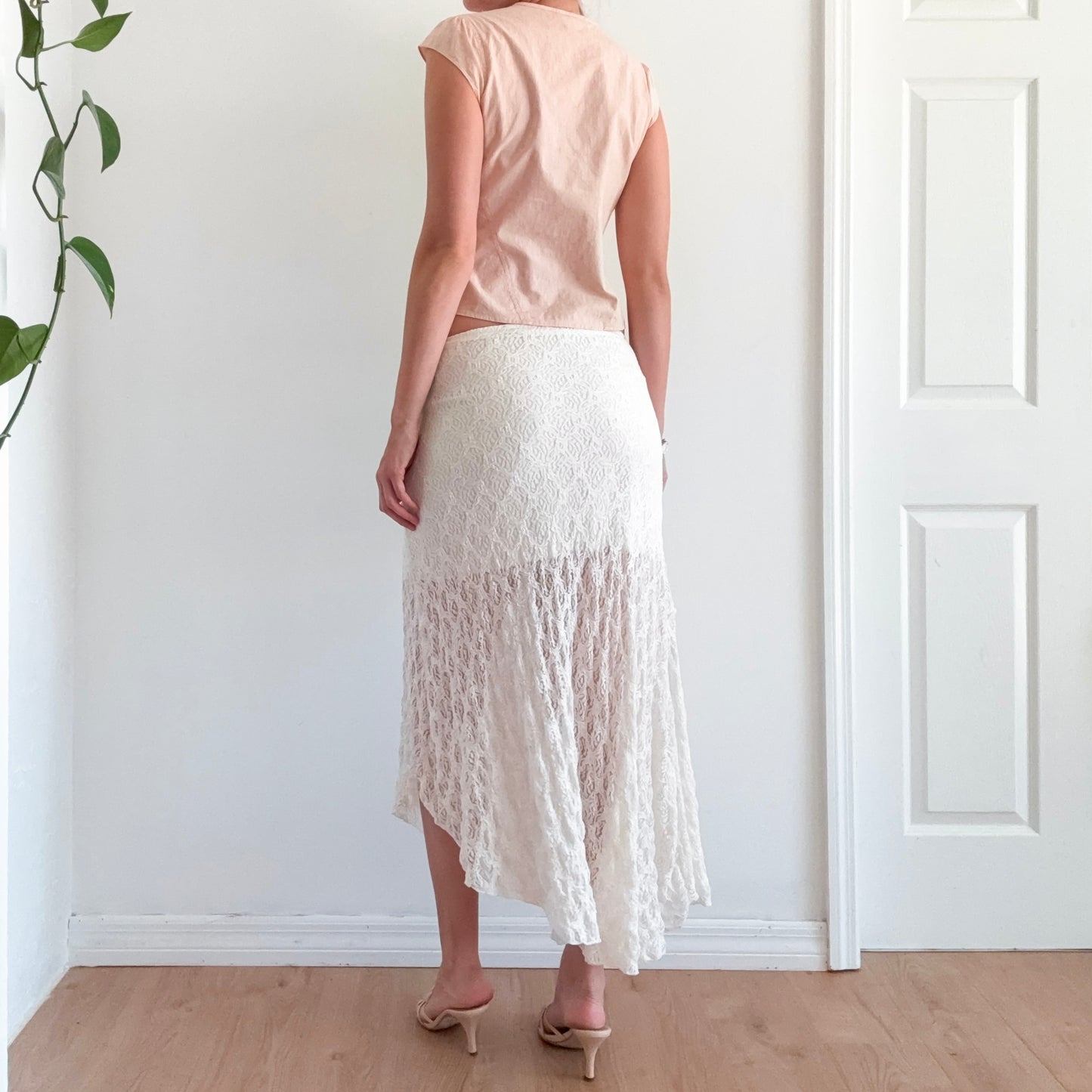 Ivory Lace Asymmetric Maxi Skirt / SZ S-M