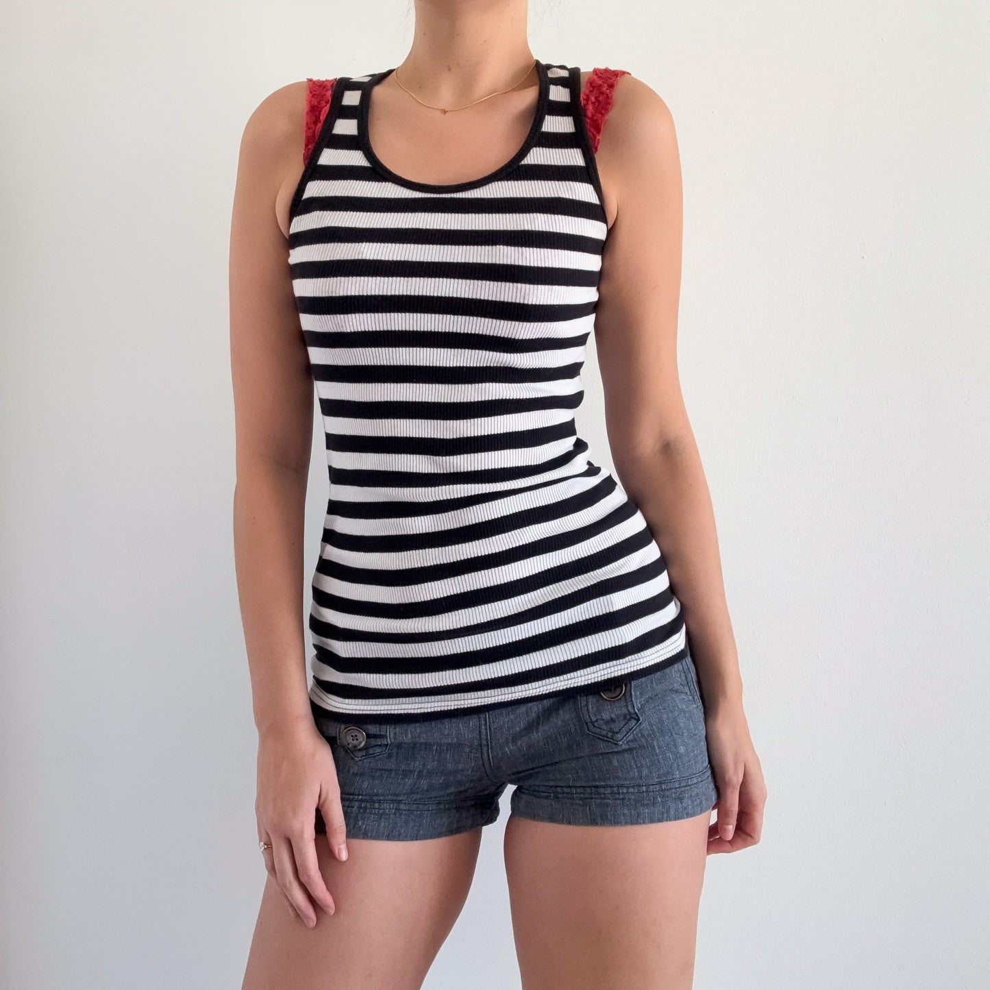 Y2K Black & White Striped Tank / SZ S-M