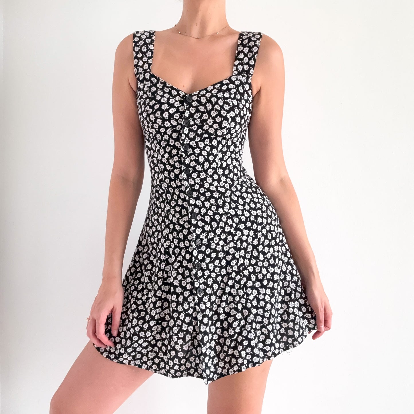 90's Black & White Floral Rayon Mini Dress / SZ 2/4
