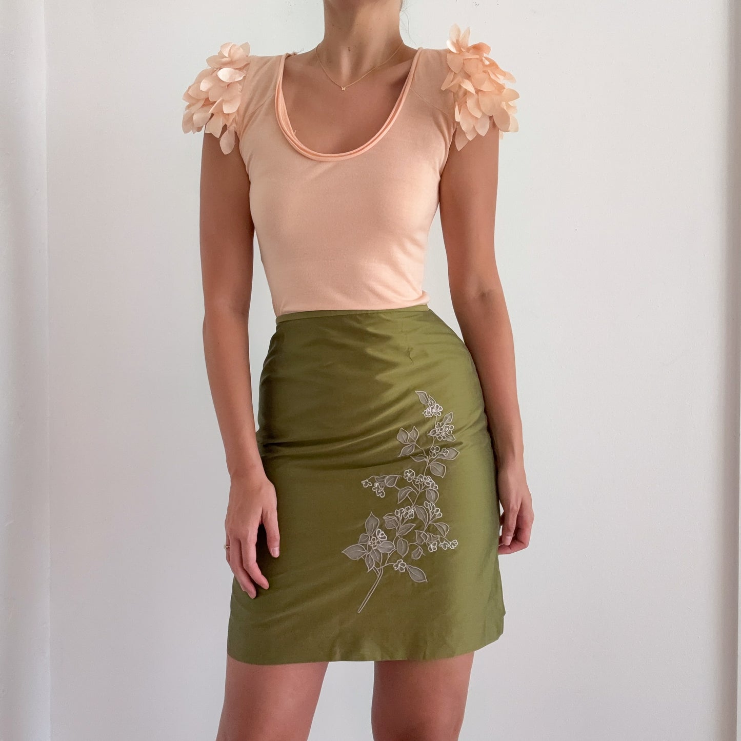 90's Olive Embroidered Pencil Skirt / SZ 2/4