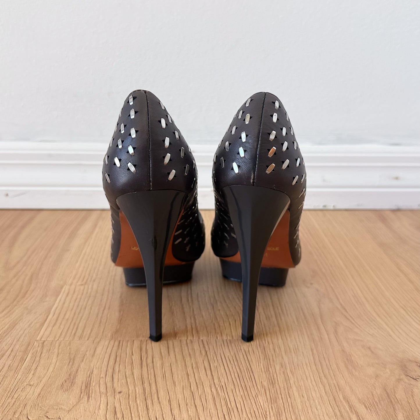 Y2K Charles Jourdan Grey Stud Stilettos / SZ 6