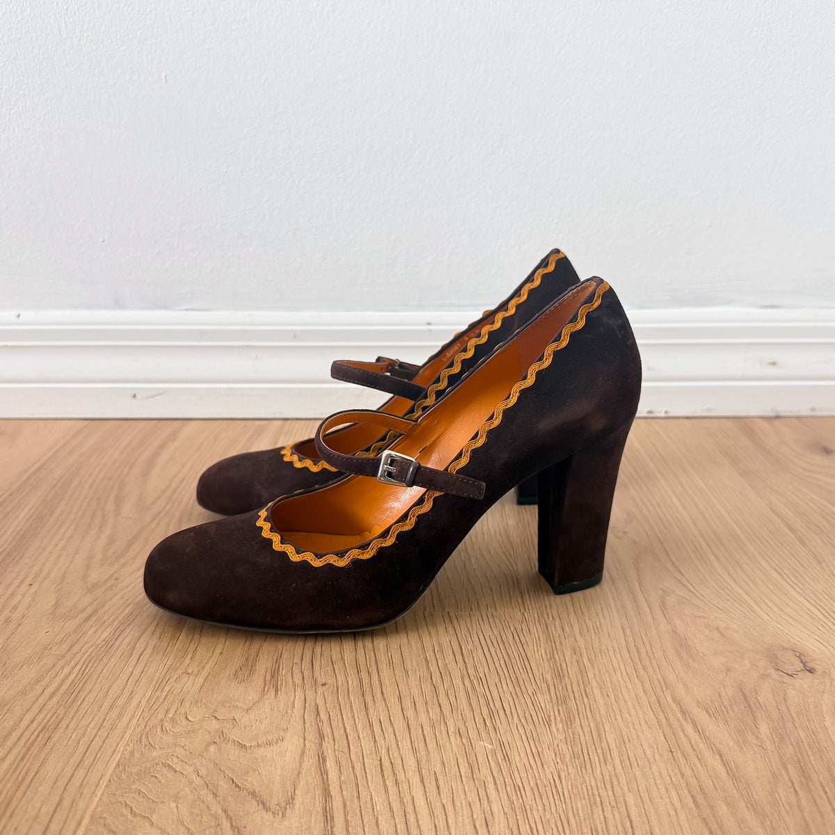 Y2K Brown Suede & Orange Maryjane Pumps / SZ 8.5