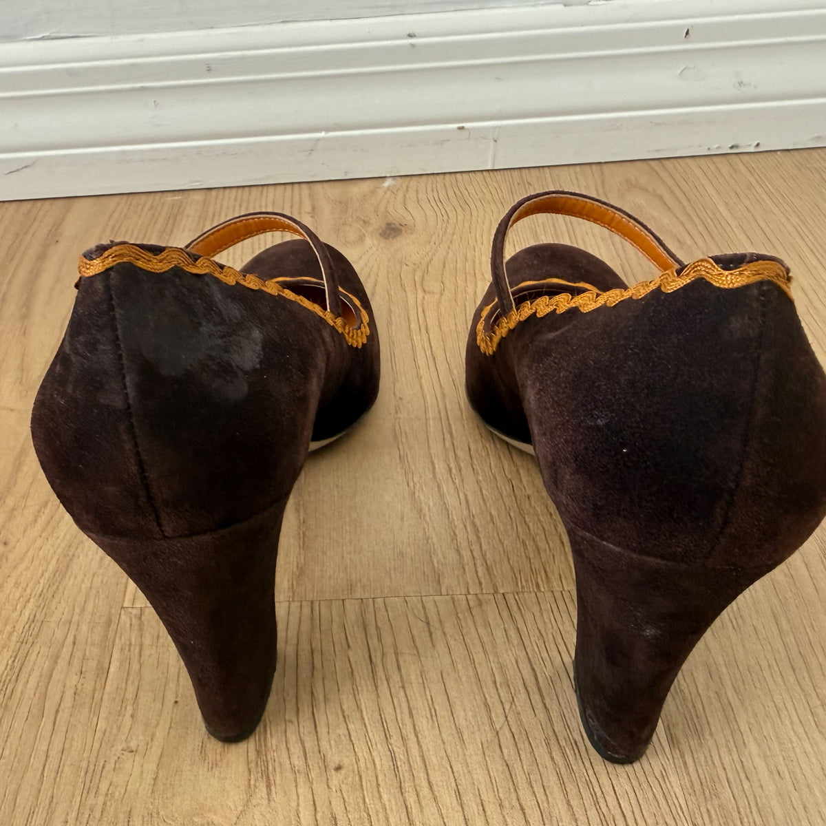 Y2K Brown Suede & Orange Maryjane Pumps / SZ 8.5