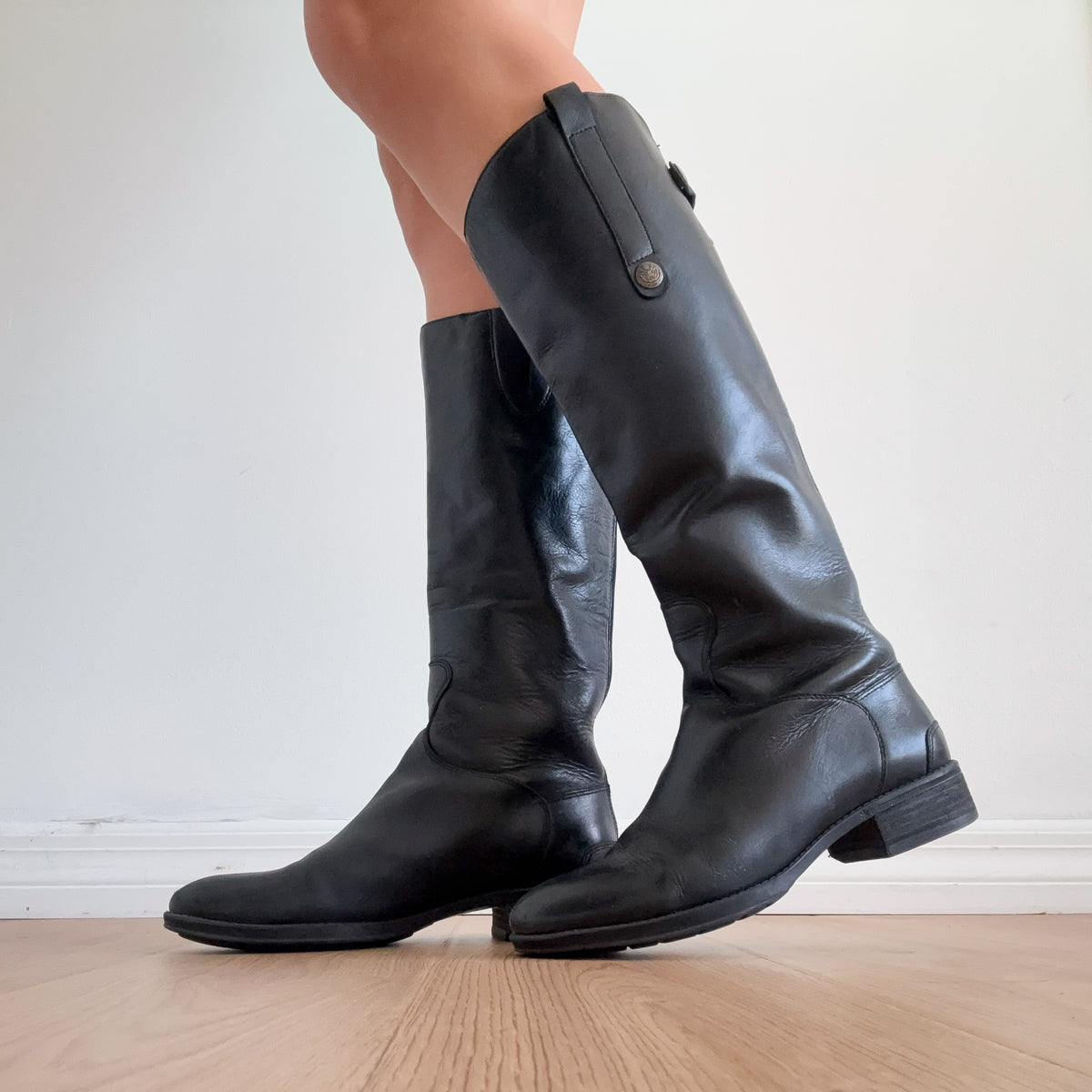 Black Leather Knee High Riding Boots / SZ 8