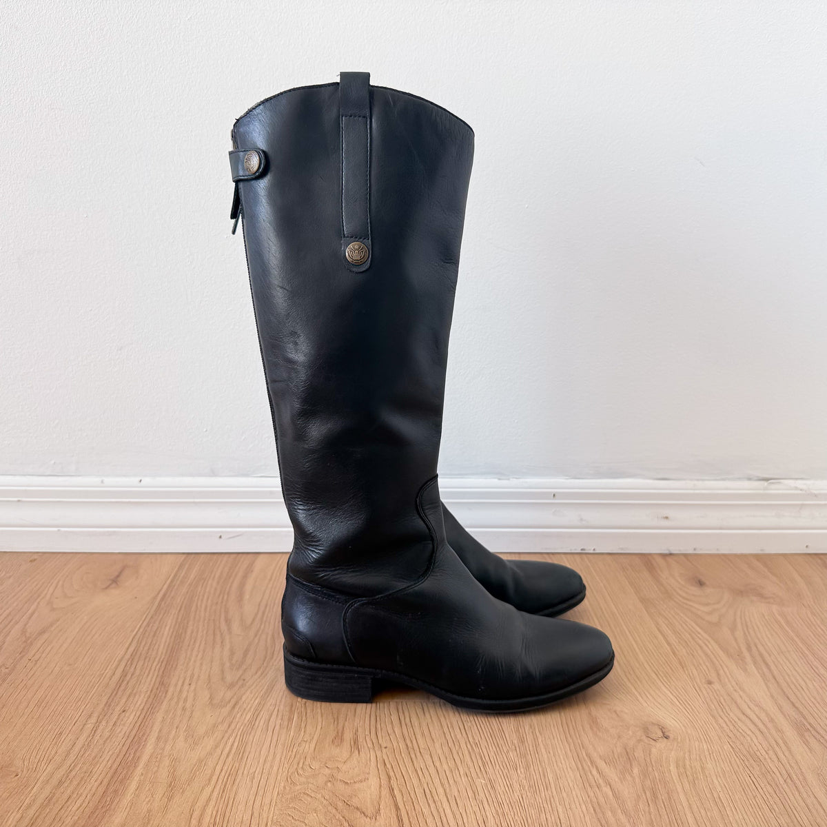 Black Leather Knee High Riding Boots / SZ 8