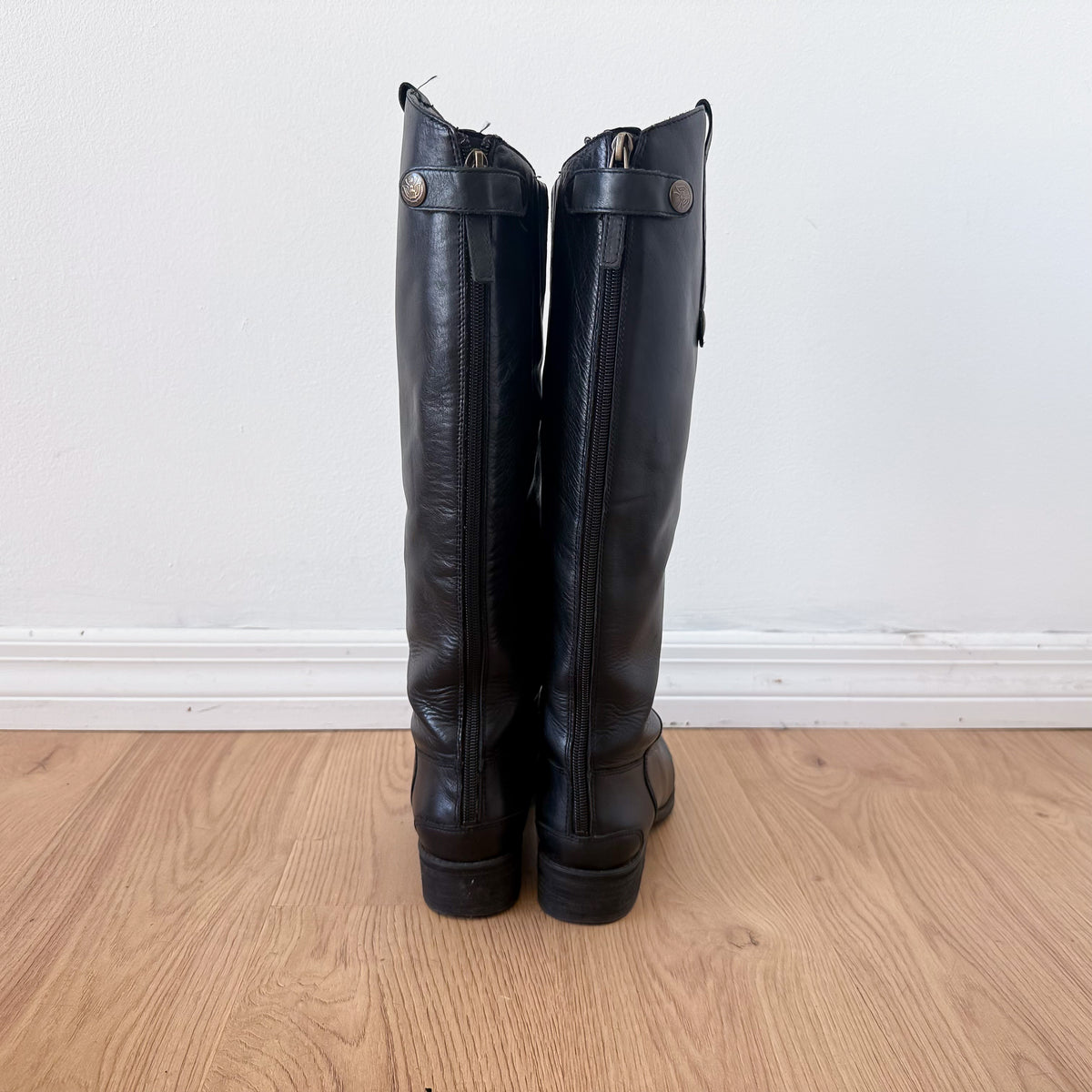 Black Leather Knee High Riding Boots / SZ 8