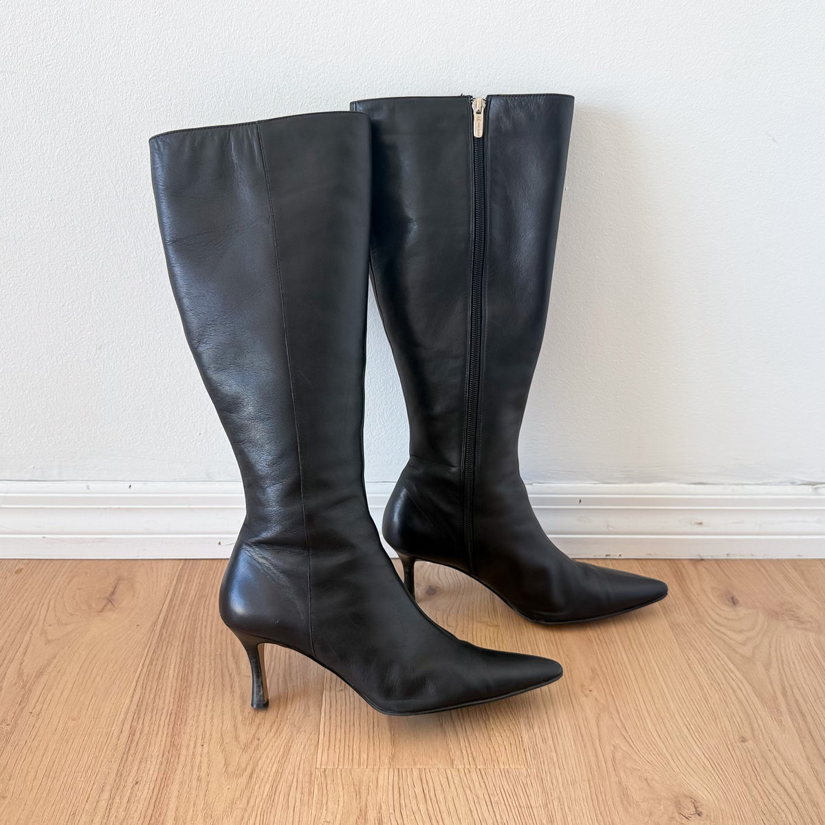 Y2K Black Leather Pointy Toe Boots / SZ 9